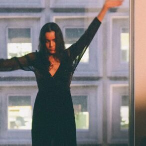 Alexiane - Soldier - Capture YouTube