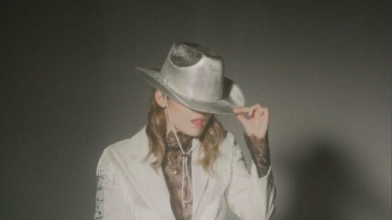 Coeur de Pirate - T'es belle - Capture YouTube