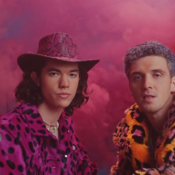 Lauv & Conan Gray - Fake - Capture YouTube