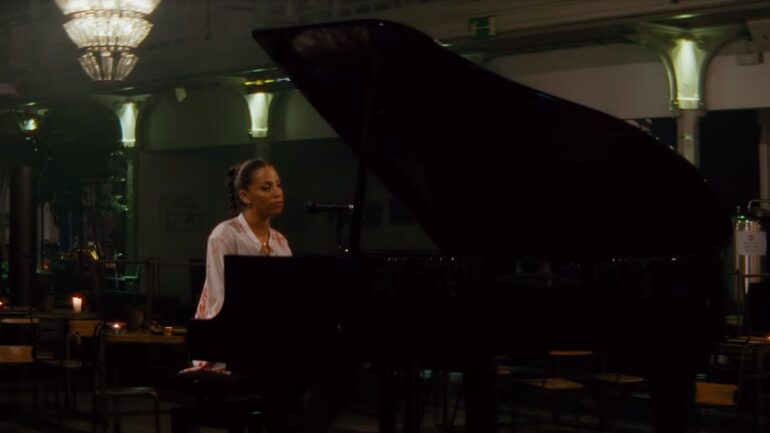 Saskia - La Mer - Capture YouTube