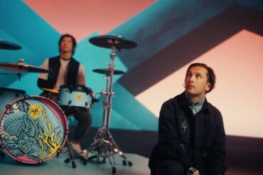 Twenty One Pilots - Shy Away - Capture Youtube