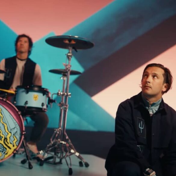 Twenty One Pilots - Shy Away - Capture Youtube