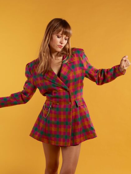 Elisa Erka vient de sortir un nouveau single en duo avec Petit Nuage.