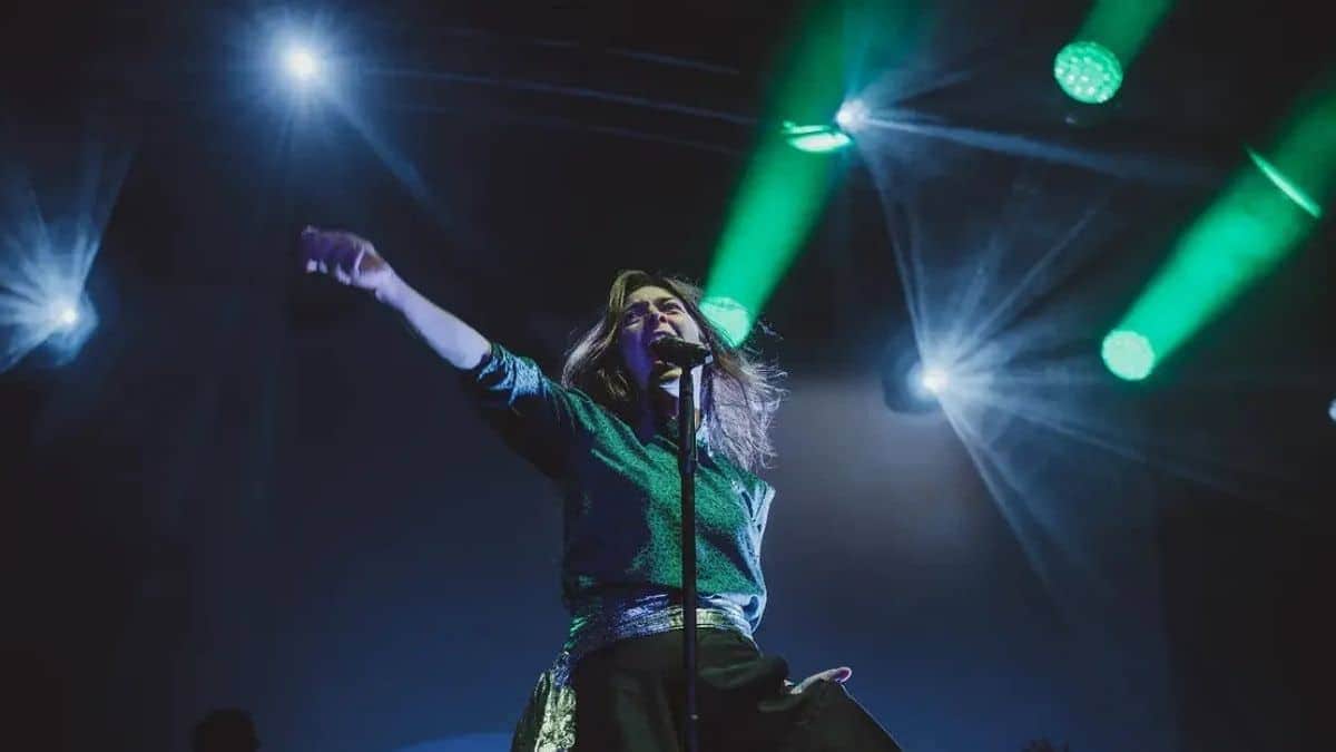 Flora Fishbach (c) Pierrick Lefevre